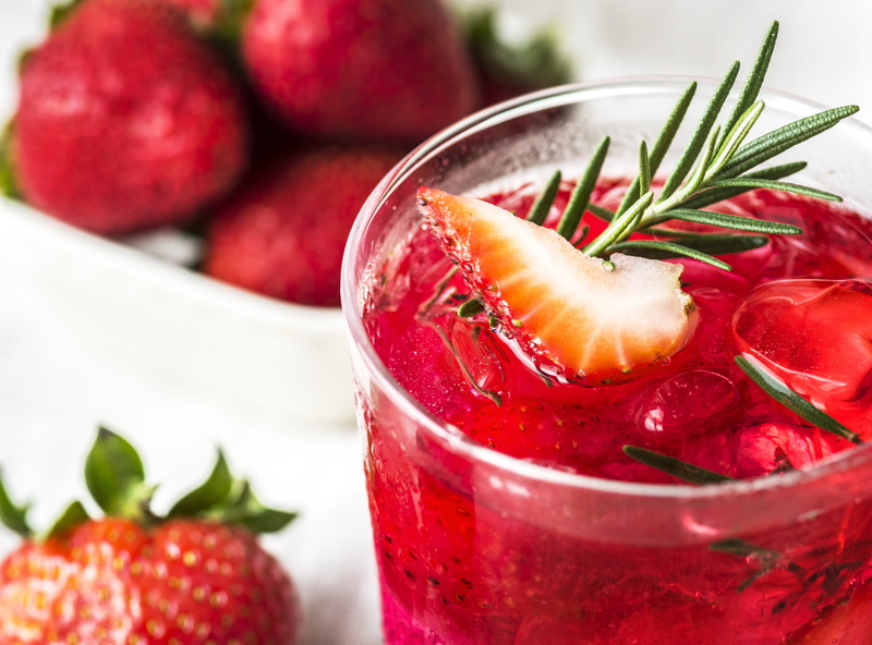 fresh, freshness, sweet food, photo, leaf, food, mint leaf - culinary, rosemary, fruit, 4K, strawberry, antioxidant, meal, wellbeing, nutrients, beverage