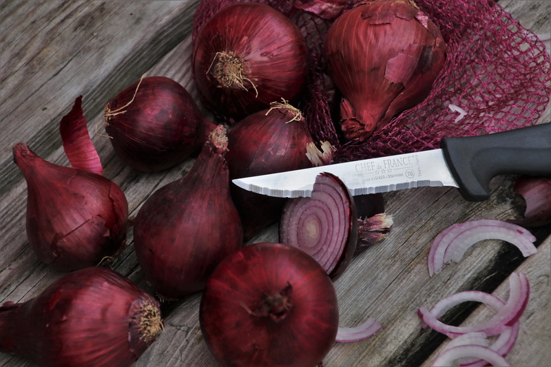 food, shallots, no people, still life, food and drink, purple, cooking, onions, acute, in the kitchen, vegetarian, vegetable, knife, healthy eating, diet