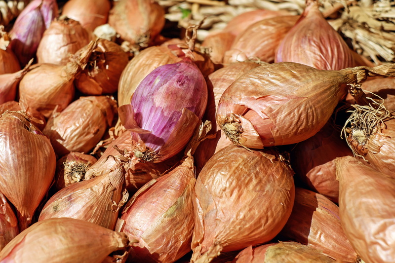 food and drink, vegetable, 4K, vegetarian food, shallot, market stall, full frame, for sale, abundance, large group of objects, retail display, still life