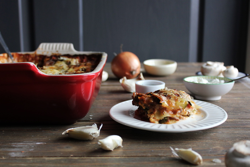 cup, 4K, shallot, temptation, sweet food, close-up, plant, furniture, lasagna, garlic, freshness, eating utensil, food and drink, flatlay, dish, pizza