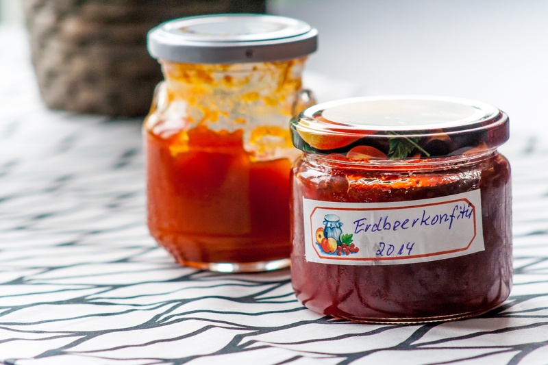 jar, sweetness, confectionery products, nibble, vegetable, close-up, container, cook, berries, freshness, table, jam, eat, transparent, breakfast, indoors