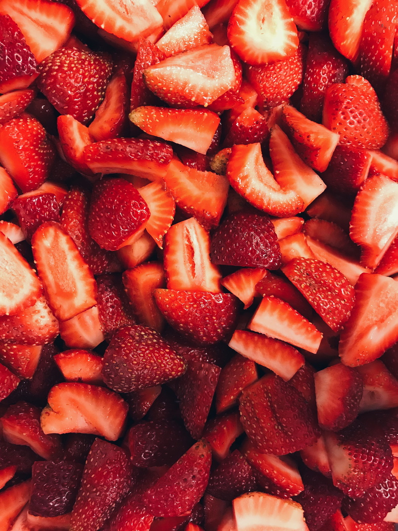chopped, no people, fruit salad, strawberries, ripe, wolf, wellbeing, 4K, farm, juicy, peel, mammal, food, animal, pineapple, abundance, backgrounds, can