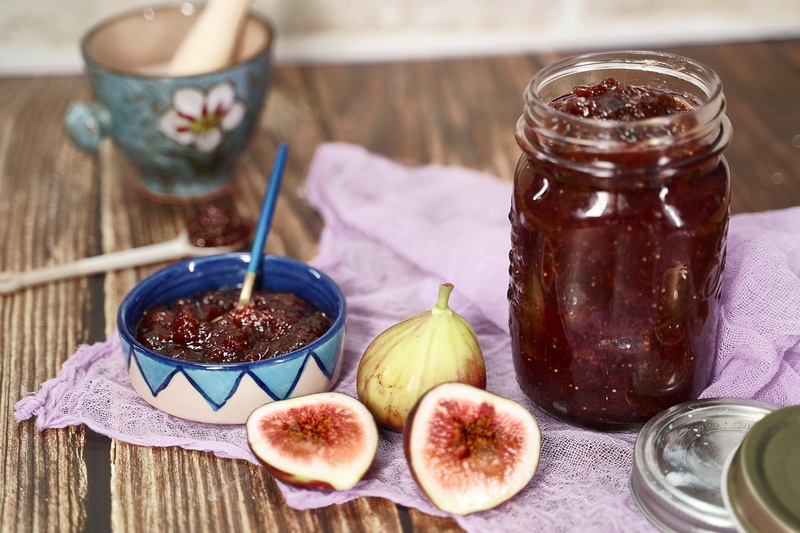 fig jam, jar, close-up, no people, wellbeing, breakfast, wood - material, spoon, food, indoors, figjam, food and drink, container, kitchen utensil, fig