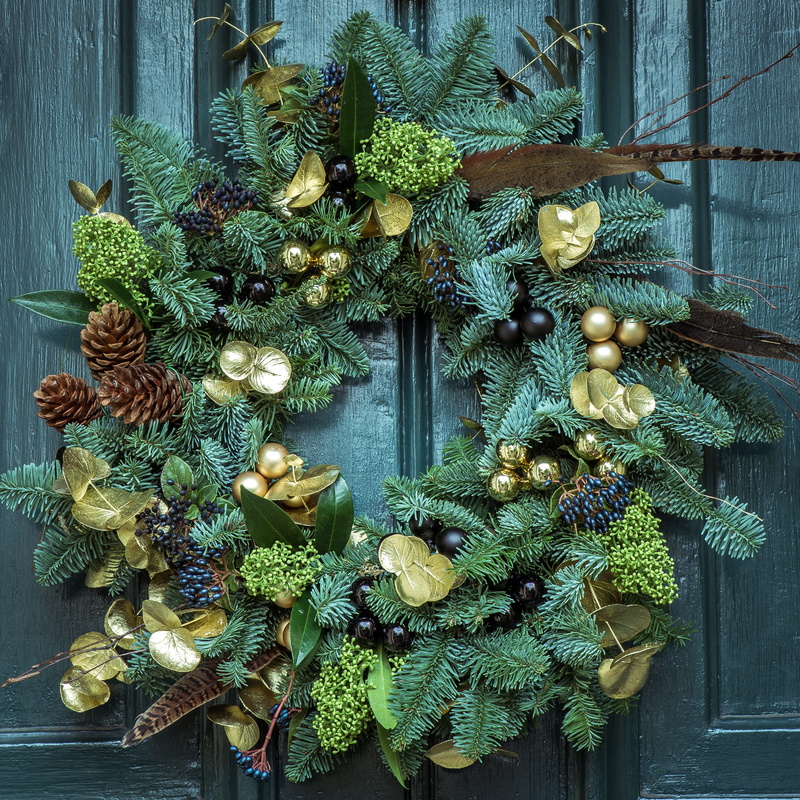 wood - material, christmas ornament, decoration, pine cone, christmas, no people, berries, wreath, floral, cones, brown, green, christmas tree, green color