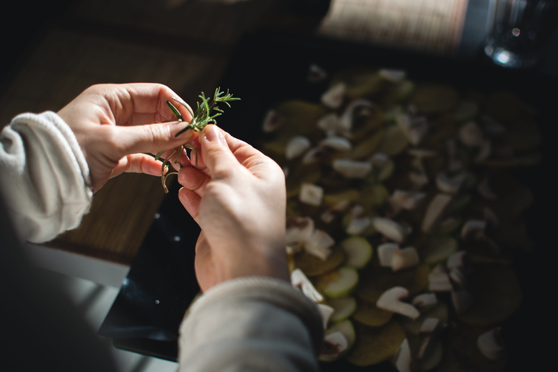 human body part, close-up, one Person, adults only, rosemary, working, process, indoors, freshness, nature, leaf, finger, plant part, 5K, holding, preparation