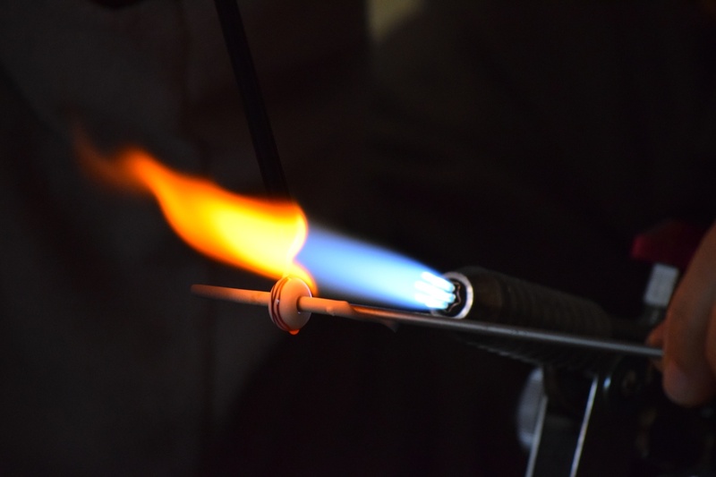 holding, fire, 1080P, lombardy, fire - natural phenomenon, igniting, human hand, human body part, nature, illuminated, working, indoors, motion, flame