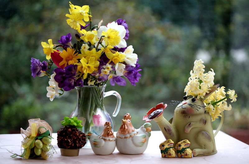 blossom, ceramic, nature, table, flower, flower Head, romance, backgrounds, springtime, tulips, arrangement, love, vase, daffodils, flowering plant, elegance