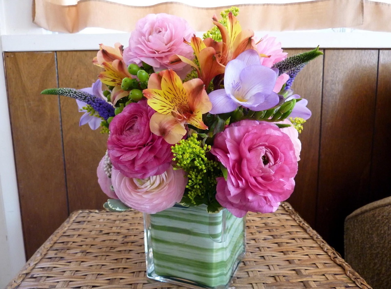 flower, celebration, flowering plant, wedding, 1080P, leaf, gift, alstroemeria, rose - Flower, flower Head, indoors, freshness, plant, vase, romance, wood - Material