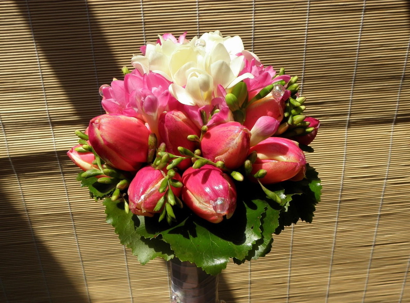 red, bouquet, inflorescence, freesia, decoration, beauty in nature, flower, flowering plant, pink Color, tulips, nature, no People, flowers, tulip, bunch of flowers