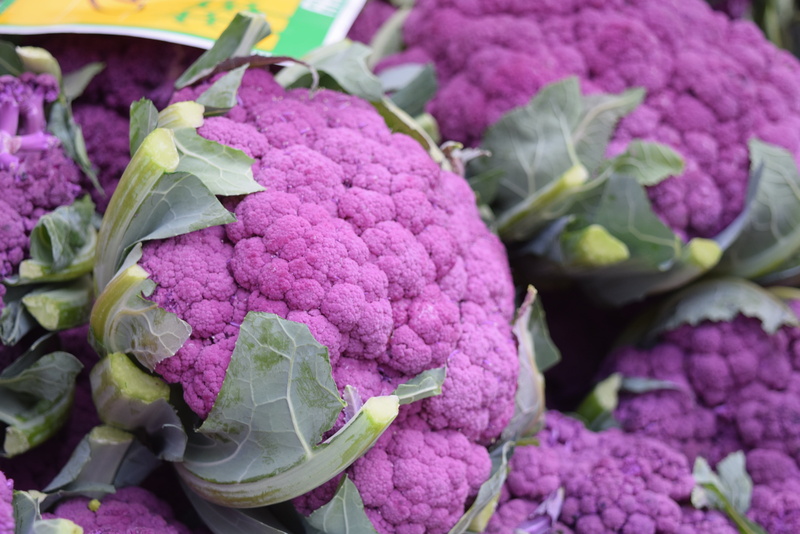 leaf, container, 4K, raw food, market, vegetable, for sale, retail, cauliflower, wellbeing, photography, day, violet, retail display, veggies, still life