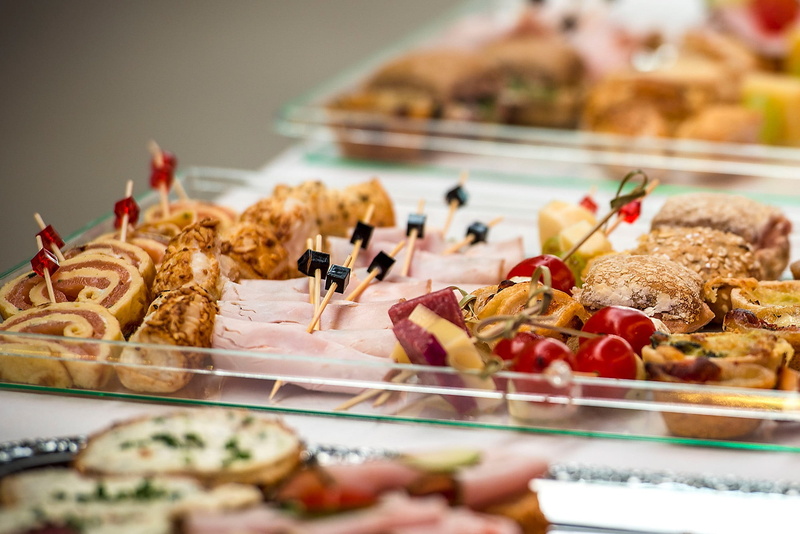 ham, wellbeing, still life, variation, delicious, indoors, eat, snack, chunks, no people, cheese, cucumbers, buffet, plate, freshness, meat, choice, tomato