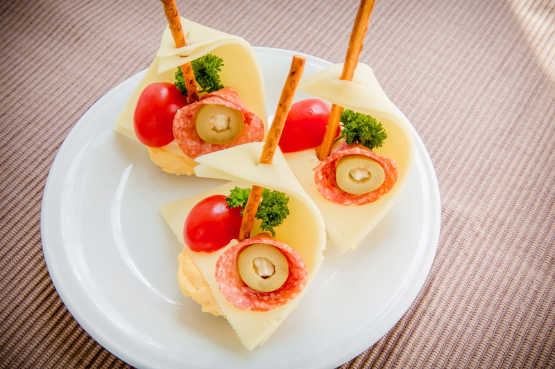 table, finger food, dinner, salzstangen, delicious, healthy eating, plate, sausage, eat, place mat, breakfast, high angle view, appetizing, party, square