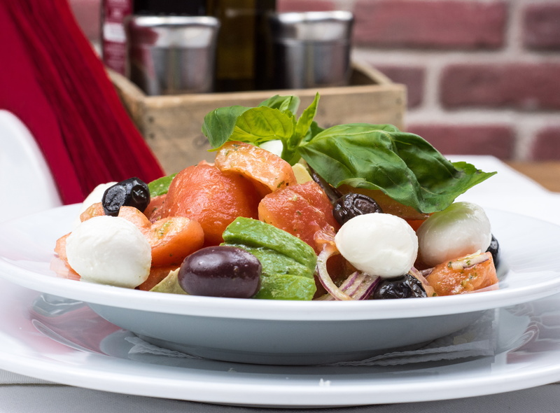 leaf, 5K, focus on foreground, healthy eating, side dish, cheese, food and drink, appetizer, olive, traditional, vitamin, salad, green, healthy, ready-to-eat