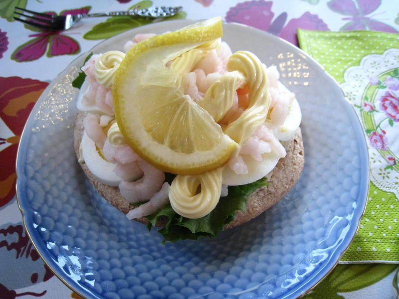 temptation, lemon, freshness, ready-to-eat, 2K, salad, table, close-up, still life, side plate, food and drink, indoors, indulgence, bread, healthy eating