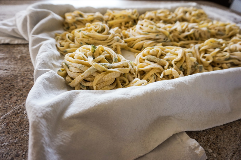 spagetti, high angle view, food and drink, making, ze, bake, still life, focus on foreground, cooking, kitchen, pasta, indoors, flour, cook, table, healthy eating