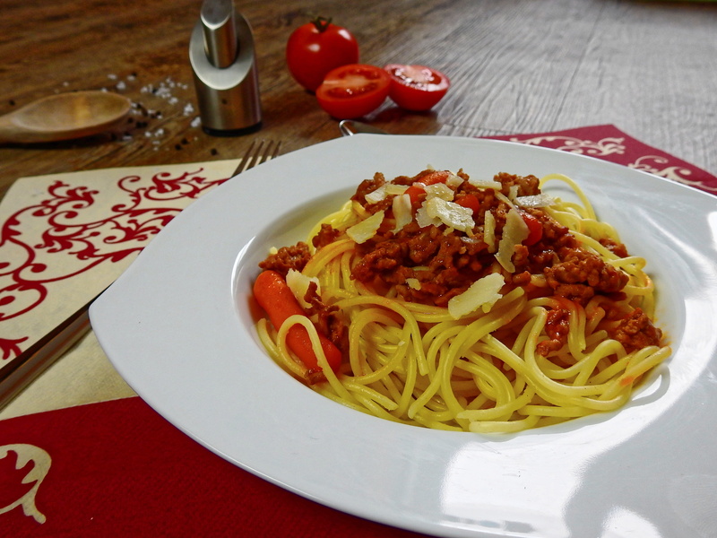 freshness, 4K, cook, carbohydrates, eat, spaghetti, cutlery, italian food, spoon, wellbeing, high angle view, food, serving size, indoors, spice, crockery