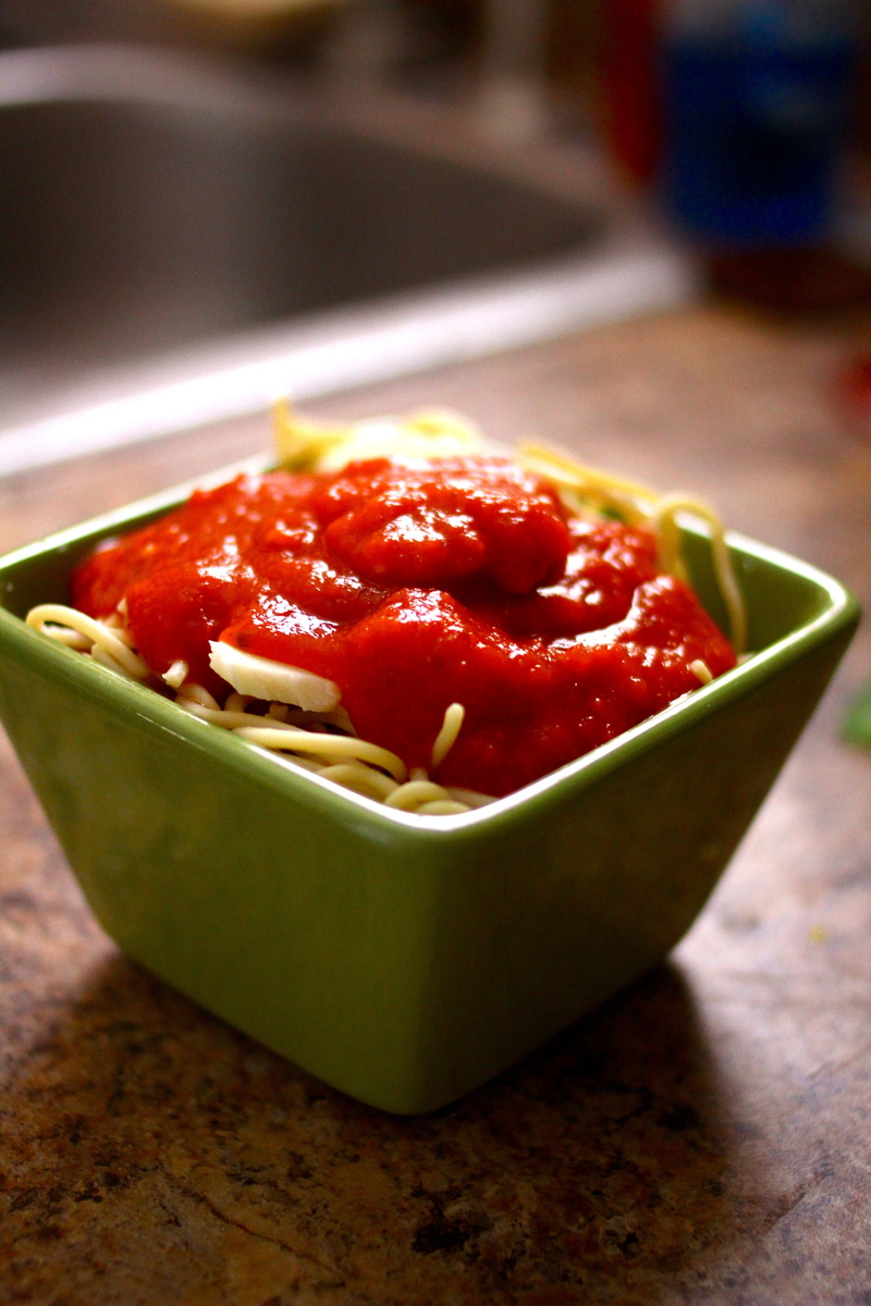 italian, meal, vegetable, table, pepper, fresh, still life, spagetti, cuisine, crockery, fruit salad, no people, pasta, ready-to-eat, strawberry, bowl