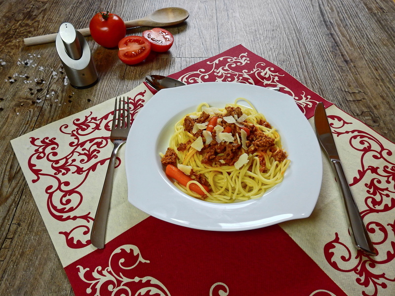 tomato, fruit, lunch, wellbeing, cultures, freshness, knife, floral pattern, noodles, healthy eating, dinner, italian, indoors, still life, table, italian food