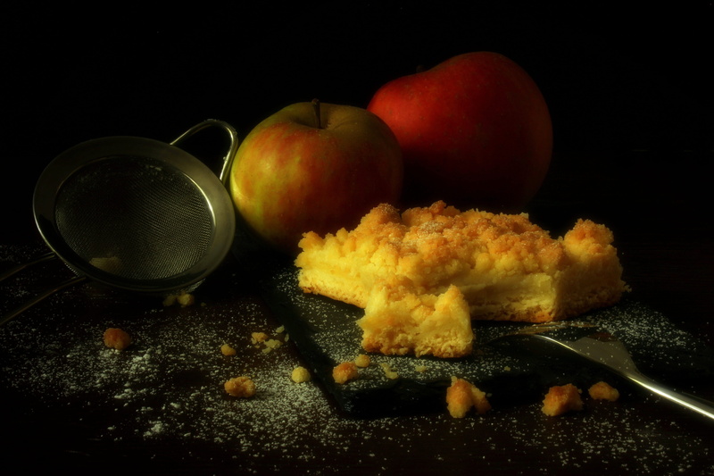 kaffeeklatsch, fruit, sheet cake, sweet food, food and drink, homemade, recipe, cookbook, pie, baked, eating utensil, icing sugar, pastry shop, dessert