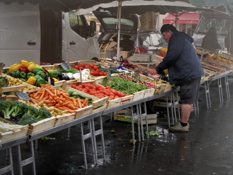 outdoors, occupation, retail, vegetables and fruit, vegetable, business, market, greengrocer, freshness, vegetable stall, men, dordogne, variation, 2K