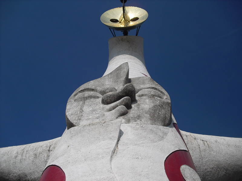 day, no people, outdoors, clear sky, travel, male likeness, 1080P, sculpture, craft, representation, tower of the sun, taro okamoto, religion, art and craft