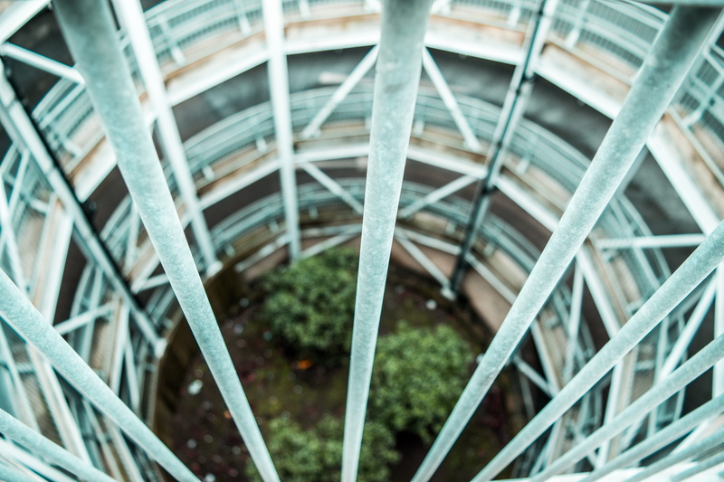 day, up, roof, close-up, metal, united kingdom, 5K, low angle view, indoors, urban, roof beam, bars, ceiling, focus on foreground, structure, nature, white