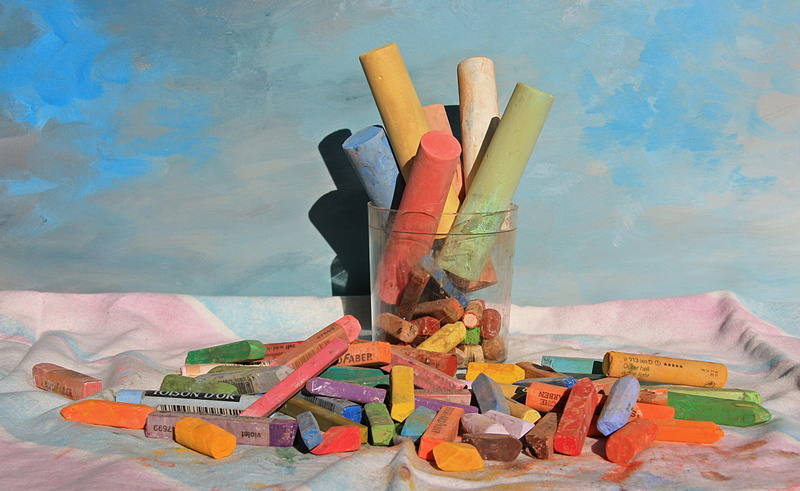 creative, pens, paint, large group of objects, multi colored, art, pastel chalk, painting, high angle view, hobby, variation, crayons, group of objects