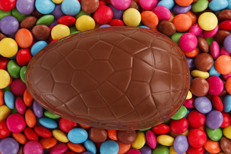 directly above, chocolate, Smarties, sweet food, Easter, easter hunt, large group of objects, kid, shell, treat, taste, high angle view, colors, holiday
