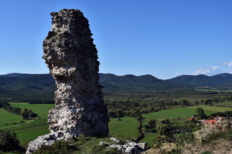 residual, land, buildup, rock - object, beautiful, rock, plant, 5K, forest, day, environment, beauty in nature, tranquility, clear sky, mountain, silence