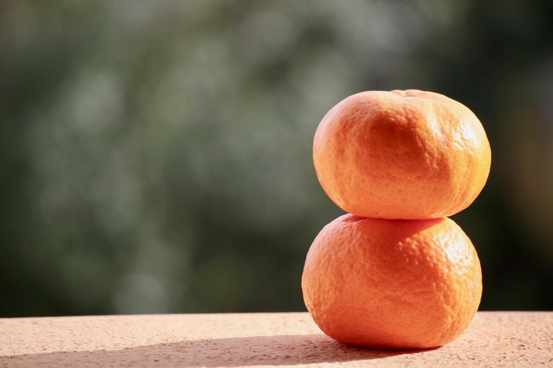 ripe, focus on foreground, wood - material, orange color, nature, fruits, close-up, food, food and drink, 4K, table, fruit, autumn fruit, no people, health