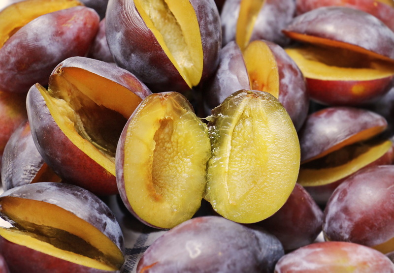 vitamins, full frame, wellbeing, sweet, fresh, starfruit, yellow, abundance, day, close-up, eat, food and drink, plums, no people, violet, nature, fruits