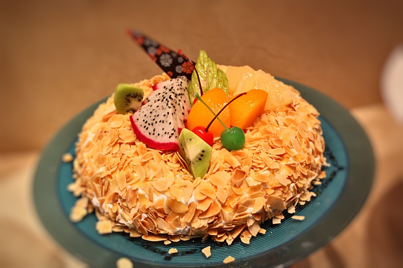 cake, freshness, sweet, indoors, 2K, slices, dragonfruit, high angle view, temptation, japanese food, no people, healthy eating, food, ready-to-eat, indulgence