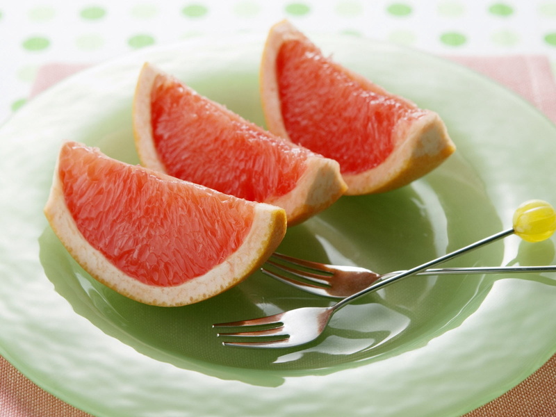 spoon, fruit, food and drink, citrus fruit, table, grapefruit, plate, eating utensil, pomelo, indoors, still life, healthy eating, freshness, slices, focus on foreground