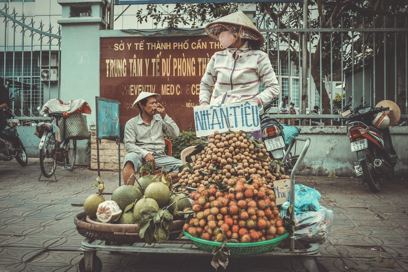 street, real people, healthy eating, stall, vehicle, 5K, man, cart, freshness, buying, sale, market, outdoors, merchant, brown, fruits, hat, small business