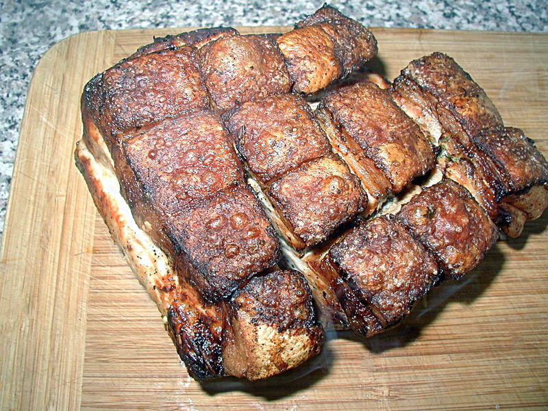 food and drink, no people, group of objects, dinner, meat, grilled, directly above, high angle view, wood - material, tray, 1080P, serving size, crust