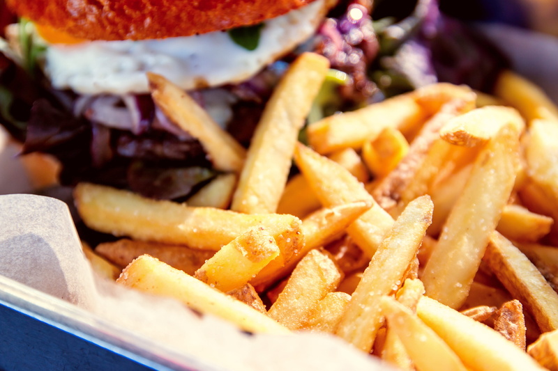 hamburger, freshness, ready-to-eat, indoors, take out food, 4K, prepared potato, snack, close-up, food, fast food french fries, deep fried, ketchup, no people