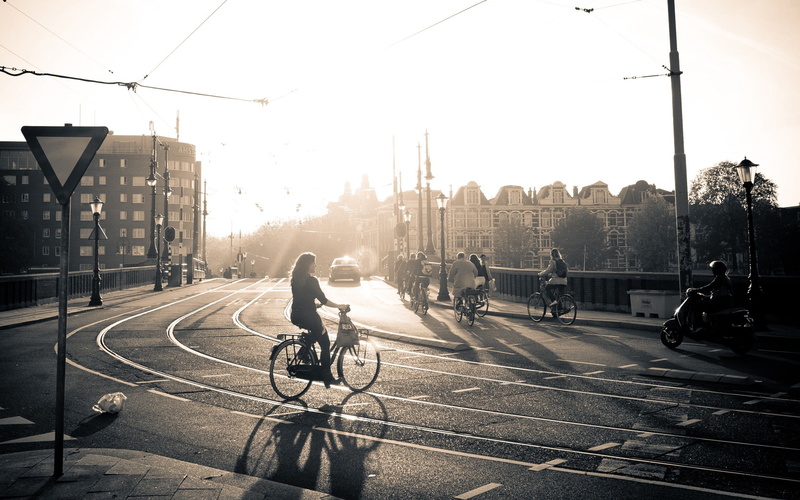 top, females, bicycle, street, activity, cyclist, day, adult, outdoors, urban Scene, silhouette, 2K, built structure, new York City, motion, architecture