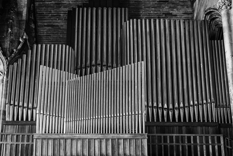 in a row, construction, pipe organ, wall - building feature, musical instrument, full frame, alloy, backgrounds, built structure, pattern, indoors, 1080P