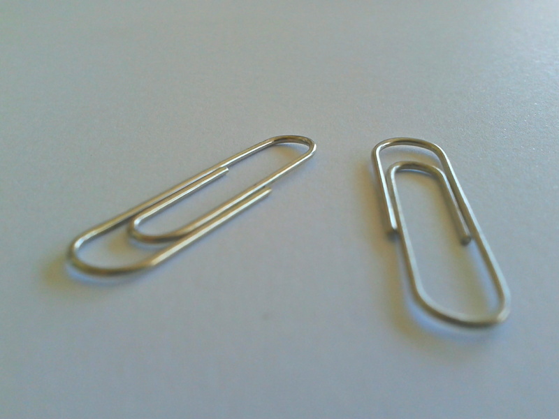 alloy, no people, paper clips, man made, business, clips, clip, paper-clip, steel, 2K, simplicity, office supply, silver colored, white background, group of objects