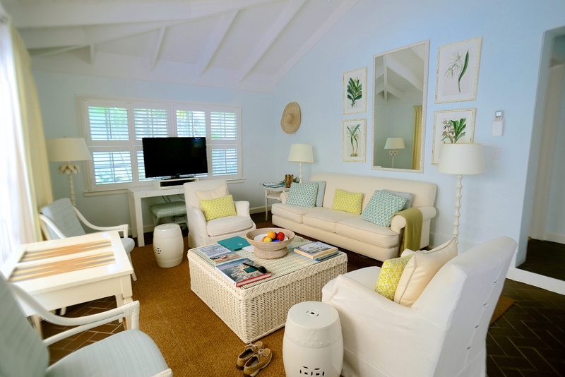 2K, home, electric lamp, table, technology, absence, home interior, domestic room, nassau, room, modern, furniture, lyford cay, luxury, resort, day, sofa
