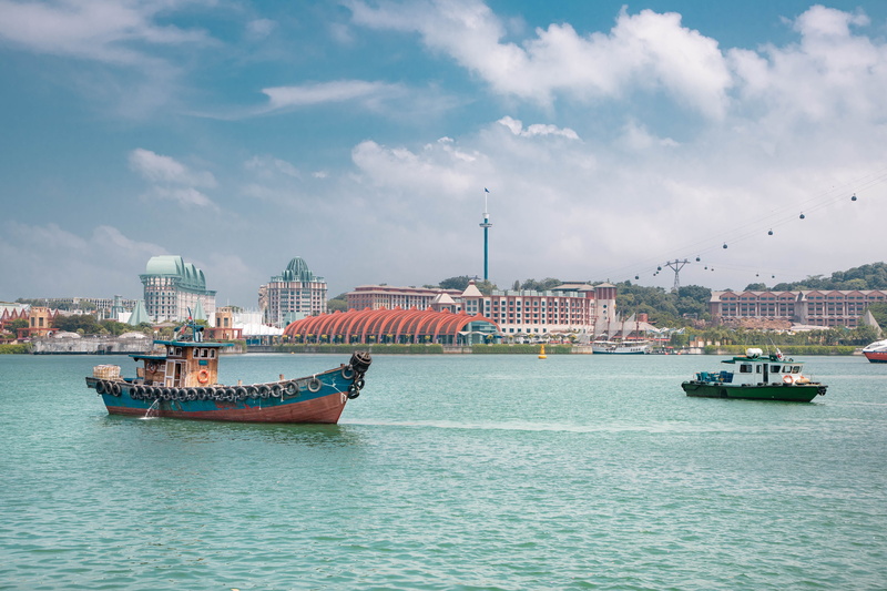 sea, water, built structure, 5K, ship, transportation, passenger craft, building exterior, mode of transportation, day, city, waterfront, sky, cloud - sky