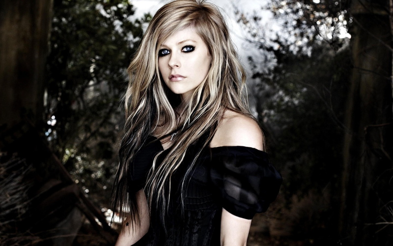 hollywood, girls, women, avril lavigne, lavigne, avril, singer, songwriter, single, music, makeup, 2K, celebrity, celebrities, hairs