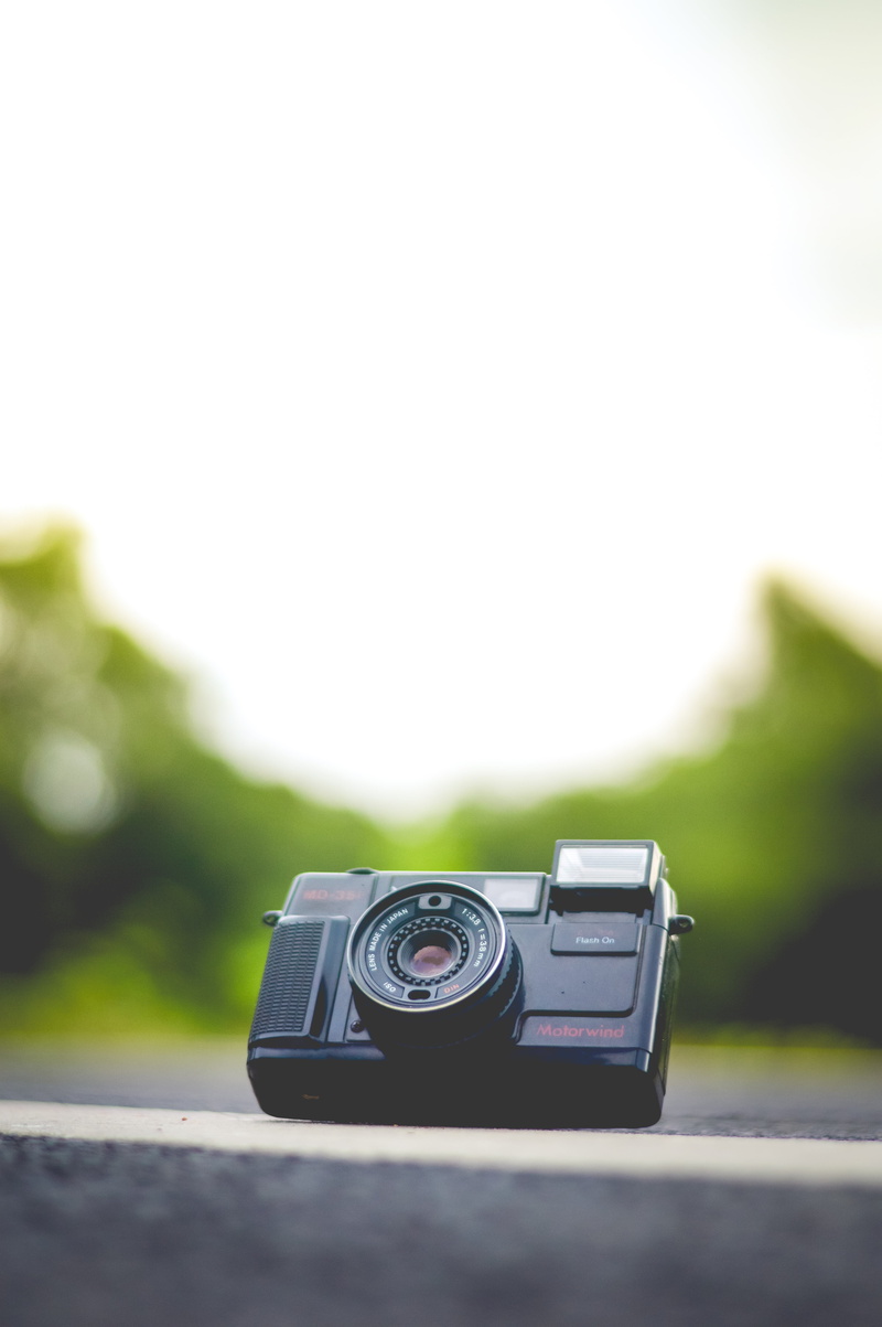 digital camera, old-fashioned, nostalgia, 5K, transportation, flash, technology, copy space, photographic equipment, close-up, no people, macro, analog