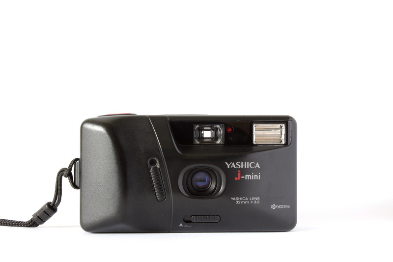 flash, communication, old camera, retro styled, analog, lens, photo camera, photography themes, analog camera, yashica, single object, retro, old, technology