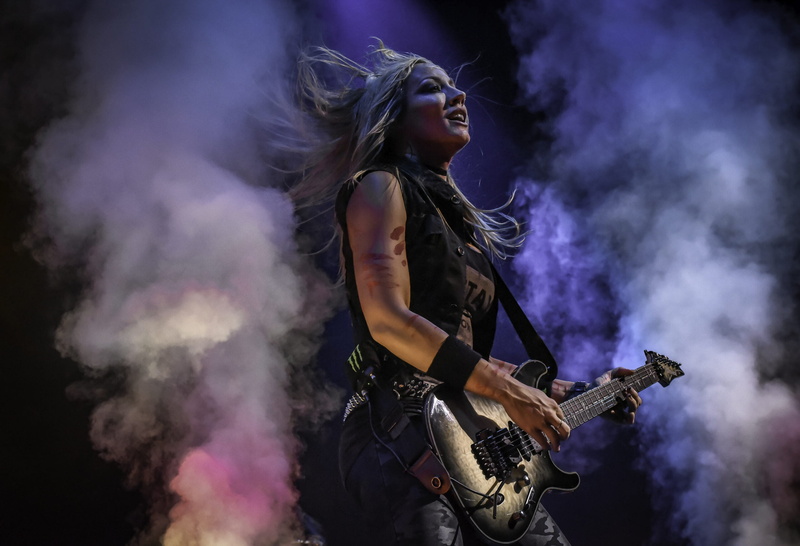 smoke, 2K, guitar, Nita Strauss