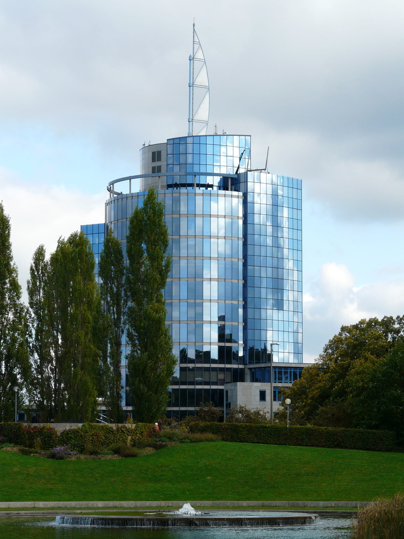 growth, leech lake, industry, tree, building exterior, no people, südwestdeutschland, stuttgart, modern, 2K, cloud - sky, grass, sky, built structure