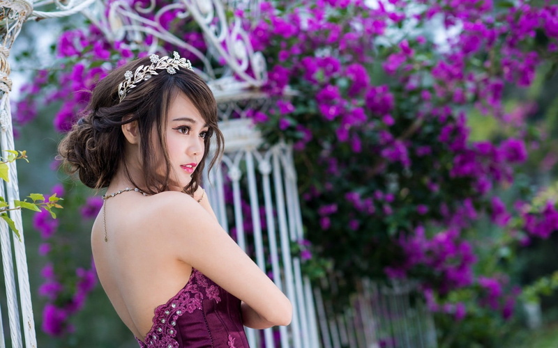 plant, brown hair, focus on foreground, hair, flower, off shoulder, young adult, outdoors, lifestyles, model, women, beauty, adult, hairstyle, beautiful woman