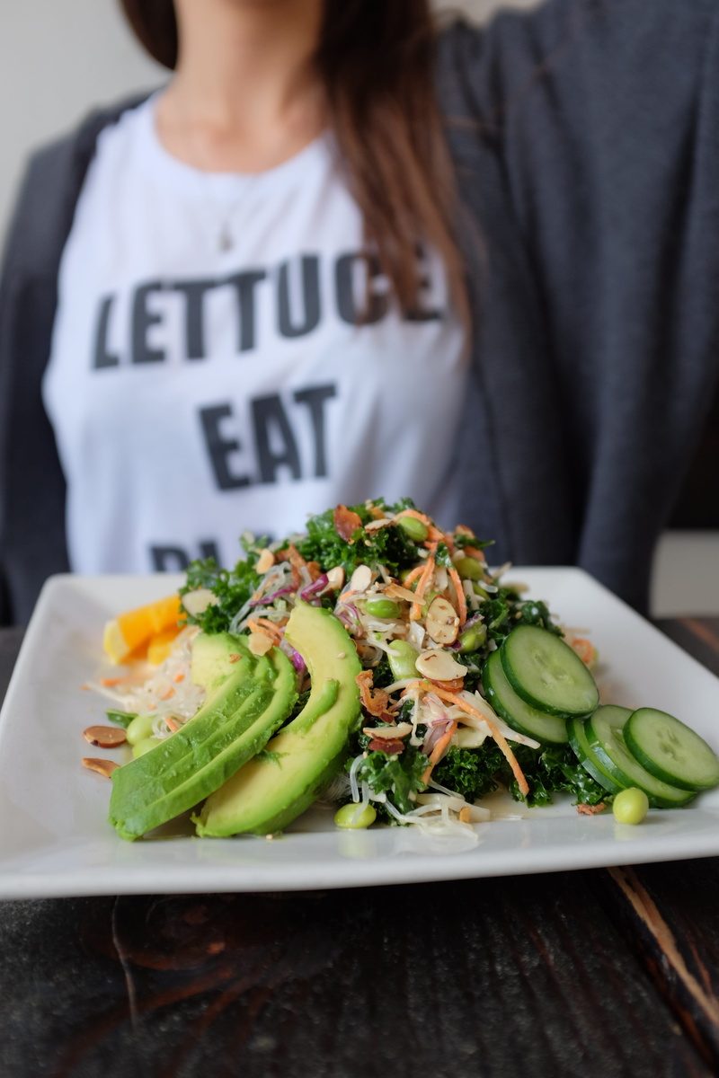 lunch, healthy eating, freshness, adult, front view, vegetable, cook, 4K, wellbeing, cucumber, plate, food, vegan, vegetables, real people, avocado, indoors