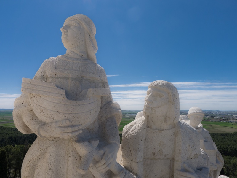 craft, monument, symbol, trim, man, world, day, 2K, colon, representation, statue, human representation, solid, outdoors, figures, sunlight, art and craft