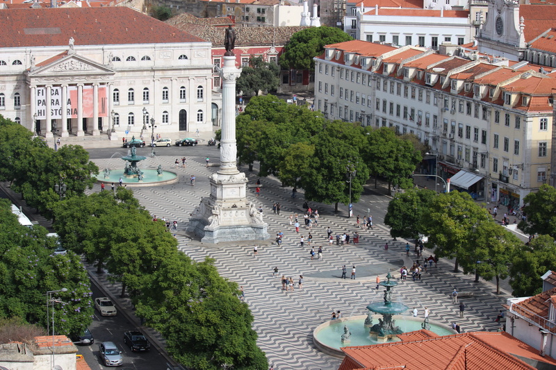 5K, high angle view, statue, outdoors, built structure, culture, city, plant, residential district, crowd, portugal, real people, day, urban, place, europe
